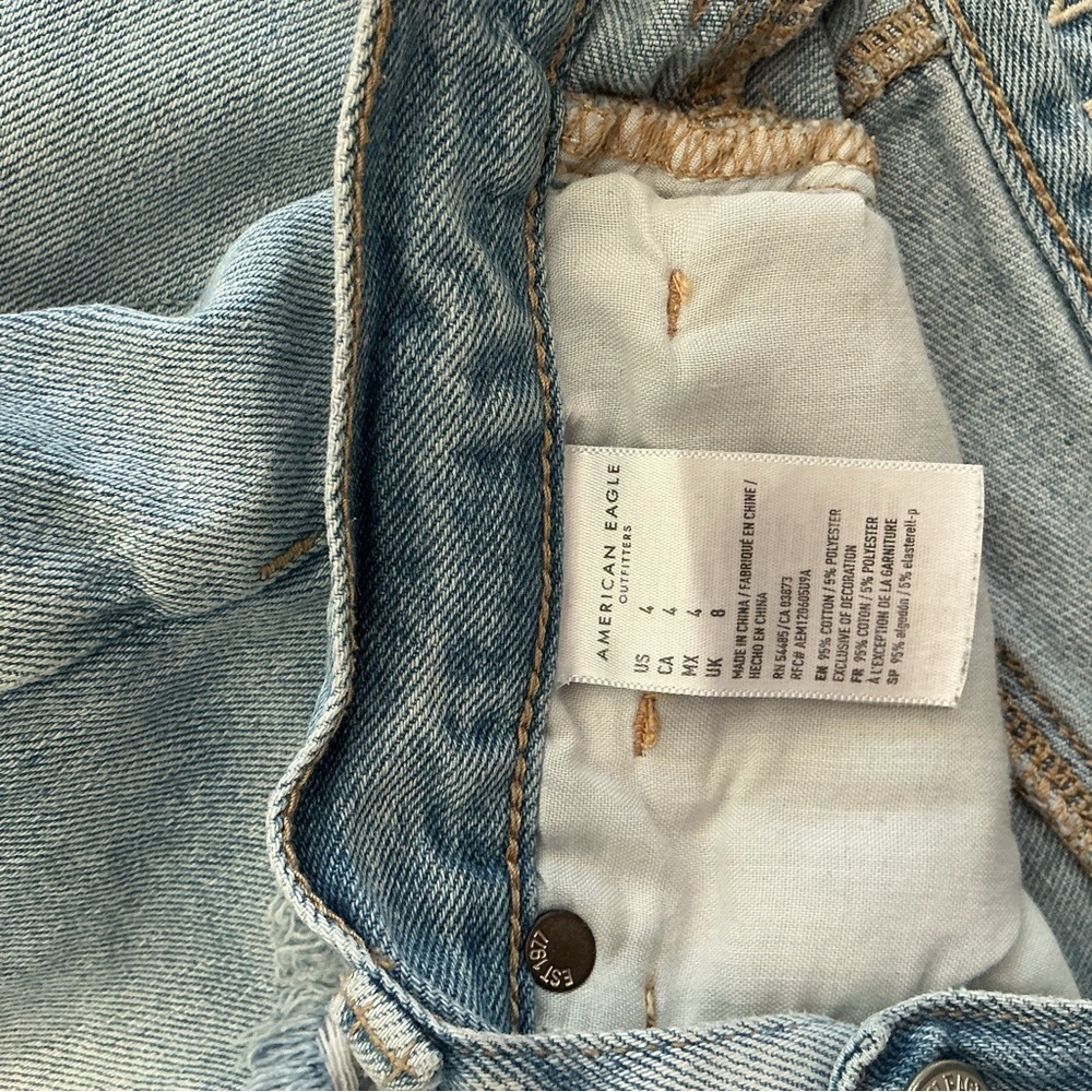 American Eagle Outfitters Light Blue Distressed Jean Shorts - Picture 4 of 4
